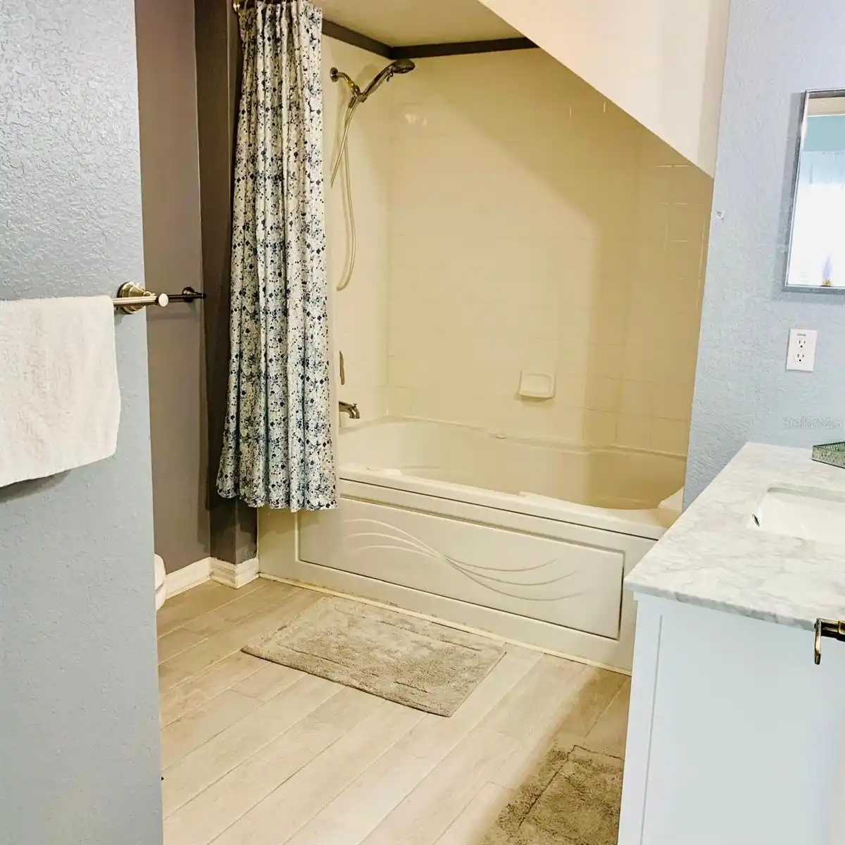 Listing Photo 16