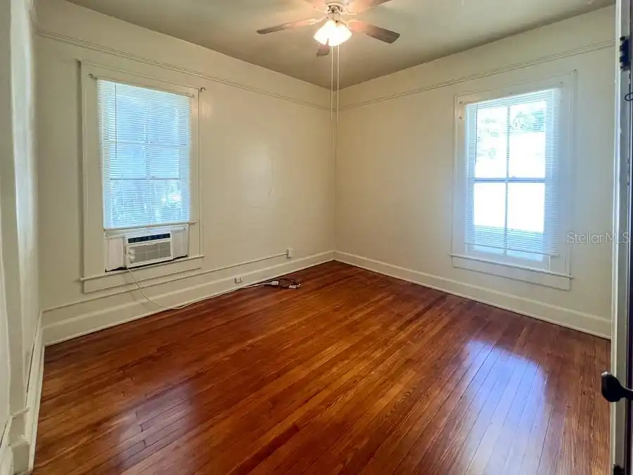Listing Photo 10