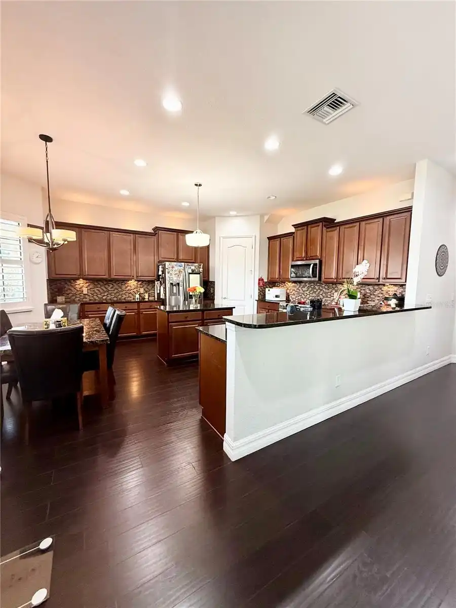 Listing Photo 16