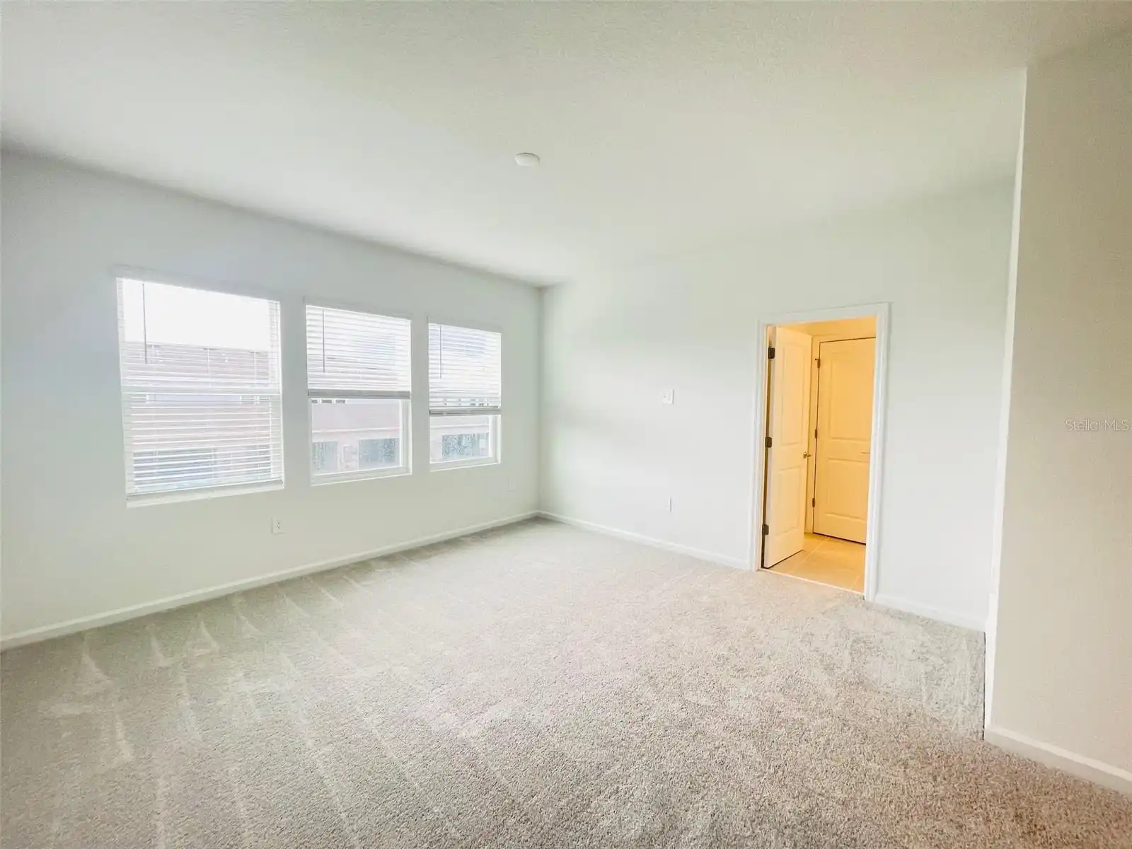 Listing Photo 12