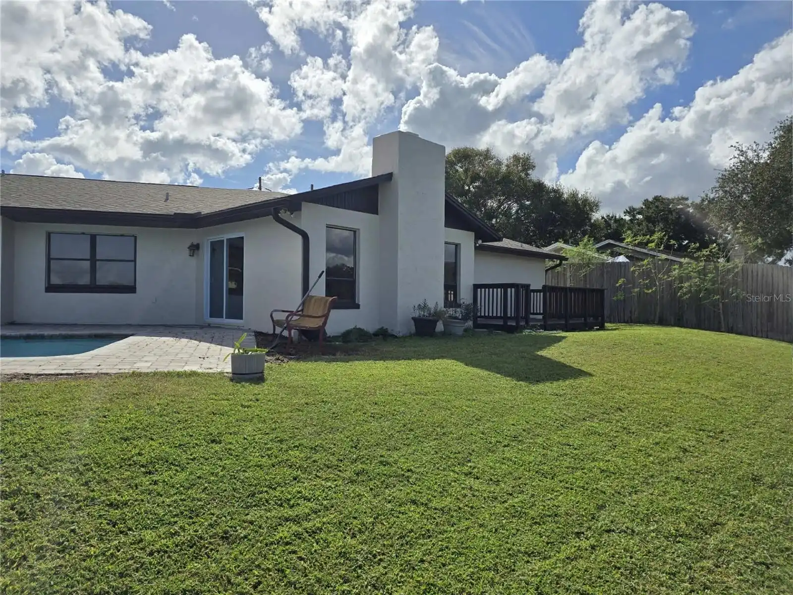 Listing Photo 12