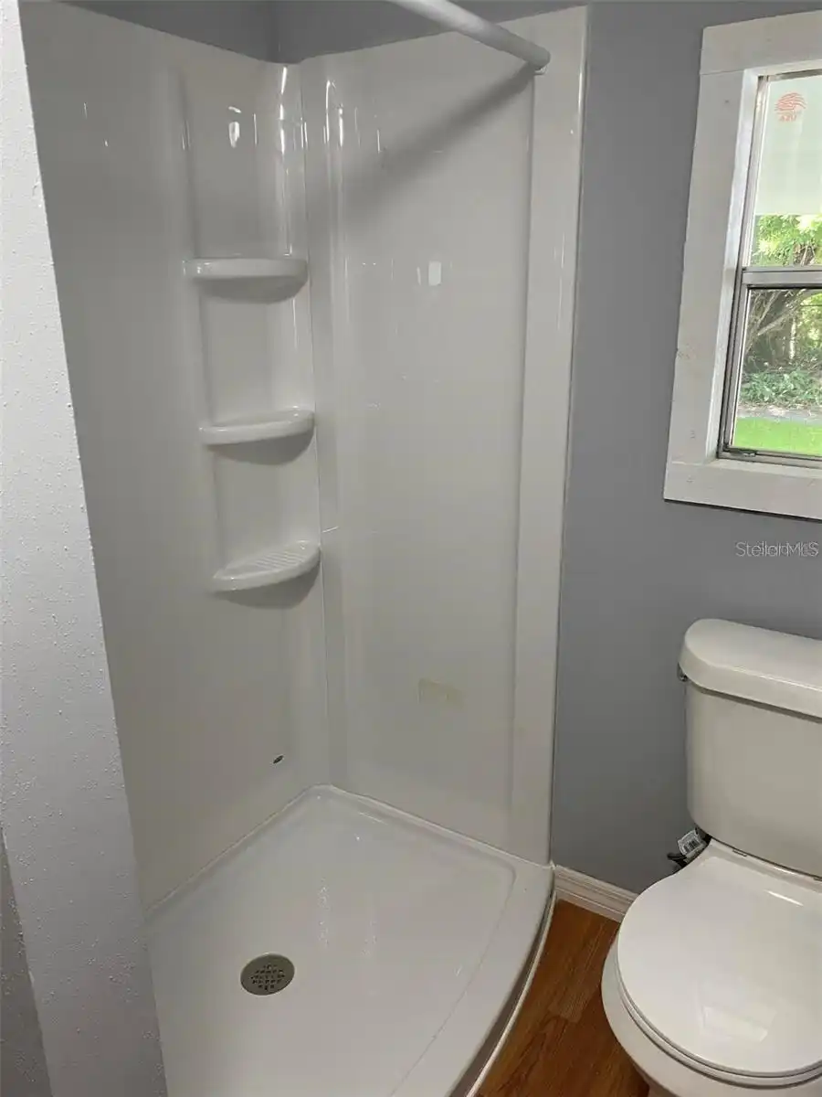 Listing Photo 12