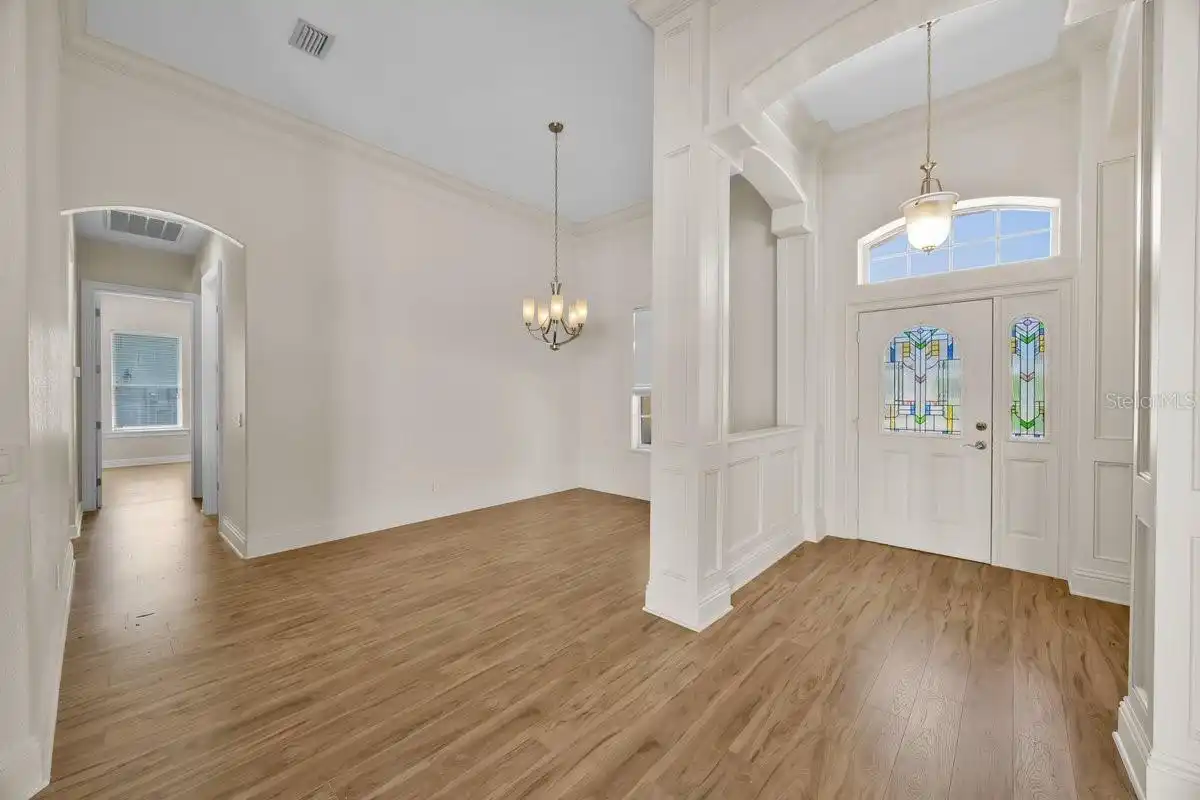Listing Photo 10
