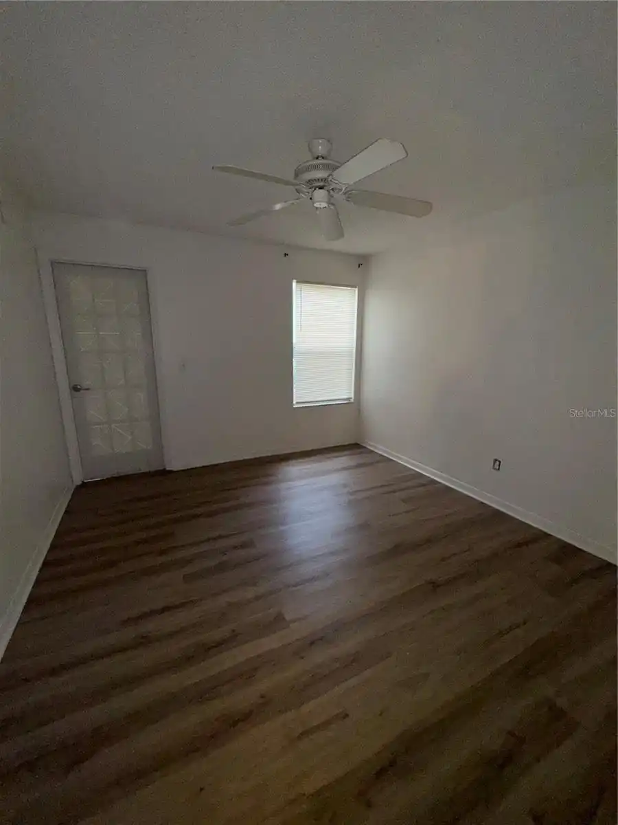 Listing Photo 9