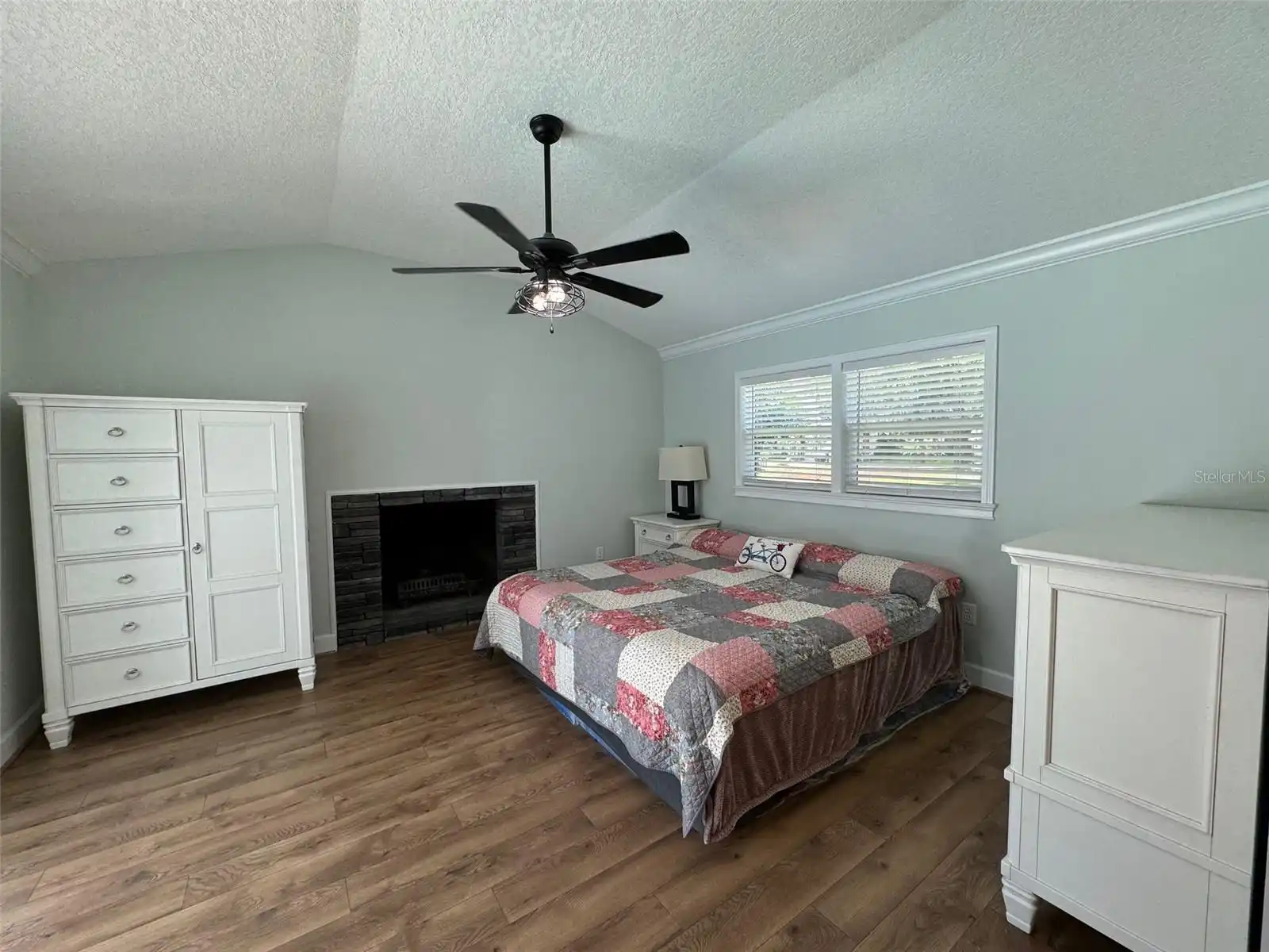 Listing Photo 14