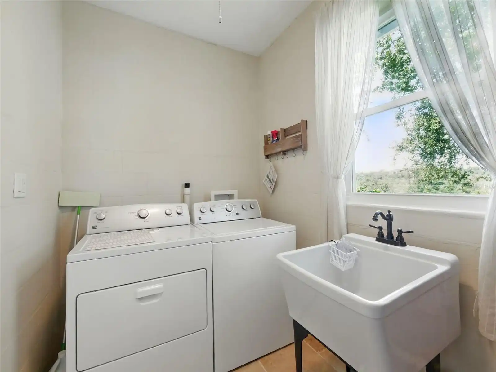 Listing Photo 24