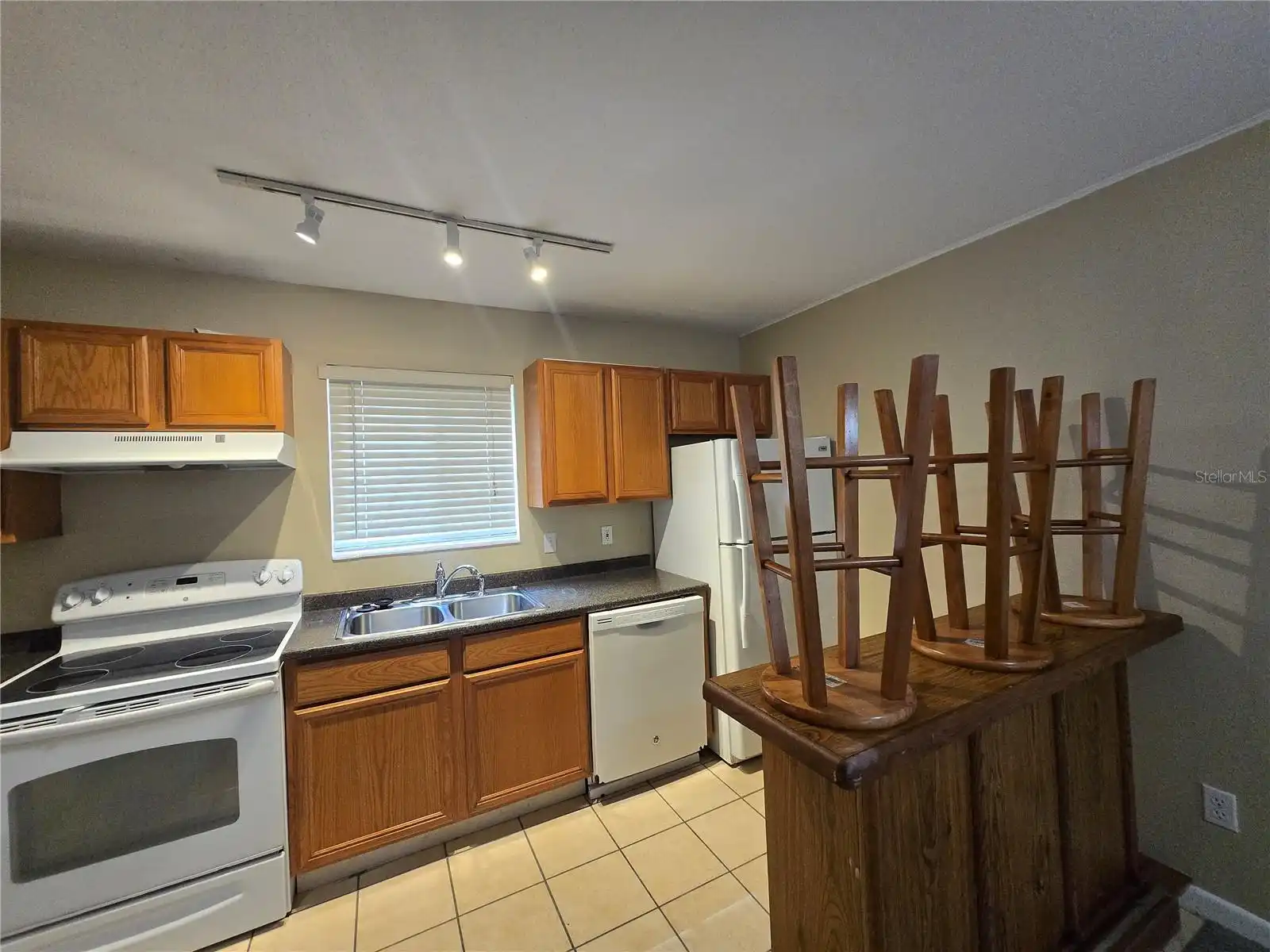 Listing Photo 10