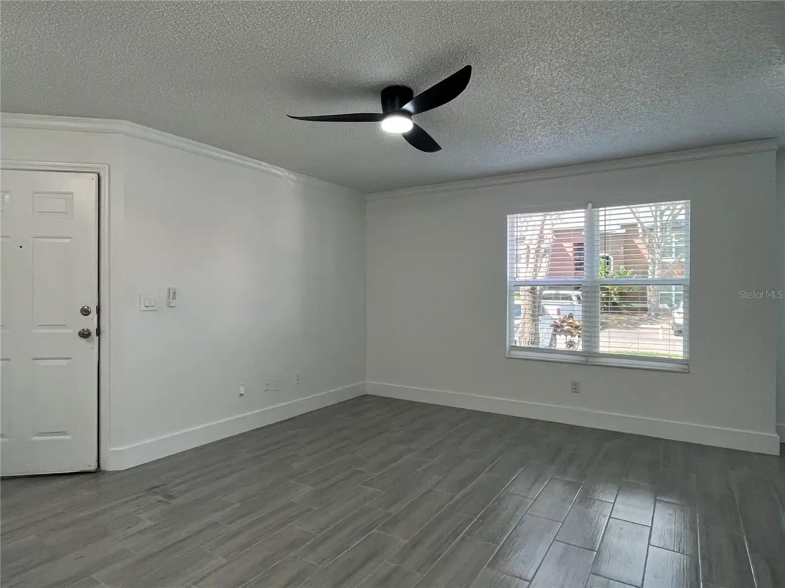 Listing Photo 9