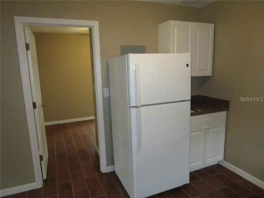 Listing Photo 8