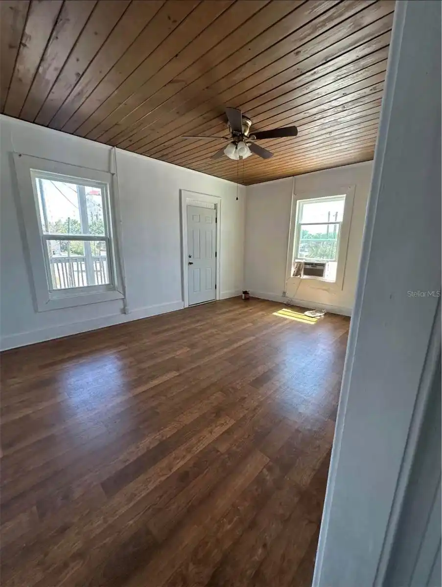 Listing Photo 6