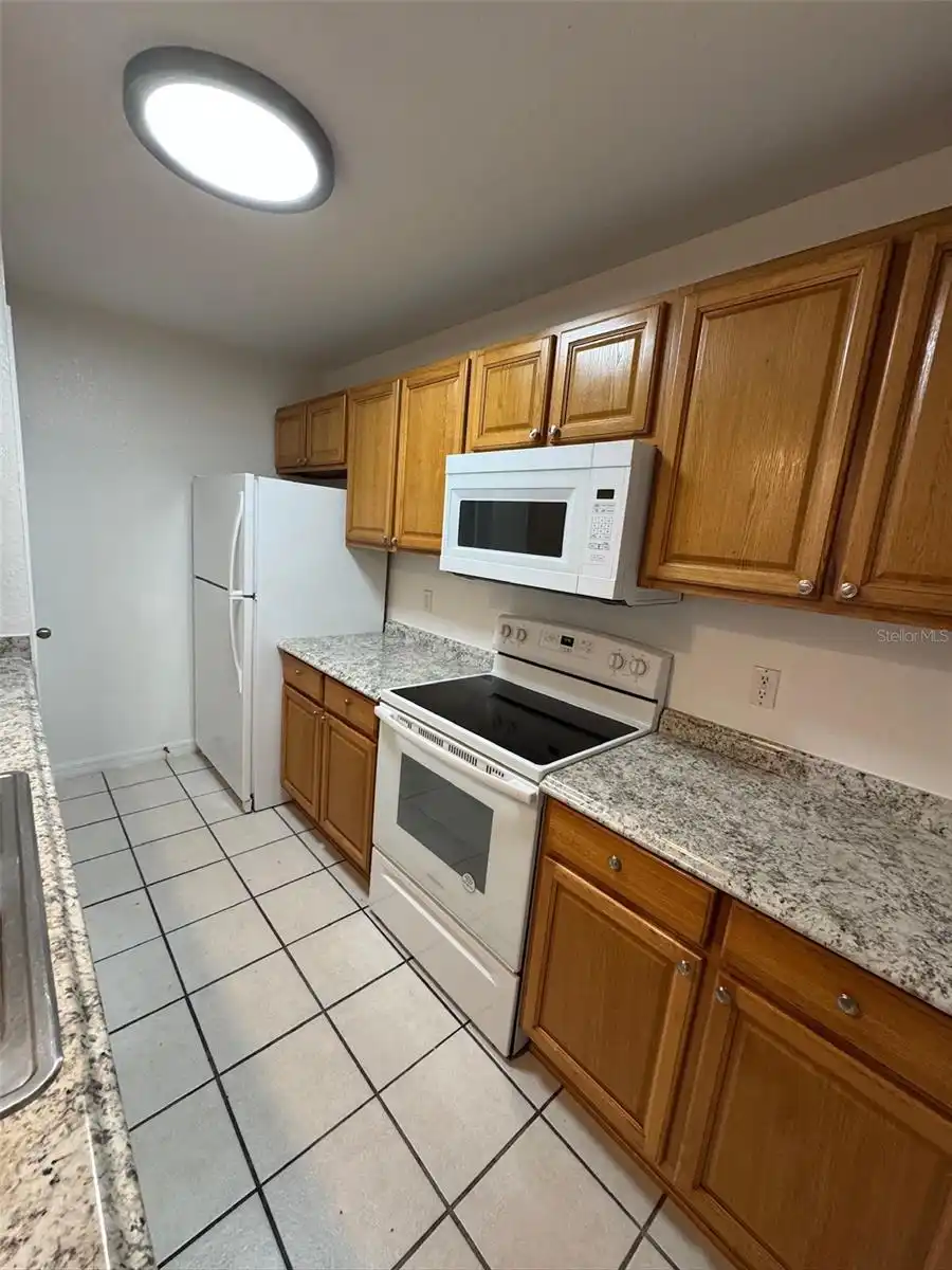 Listing Photo 8