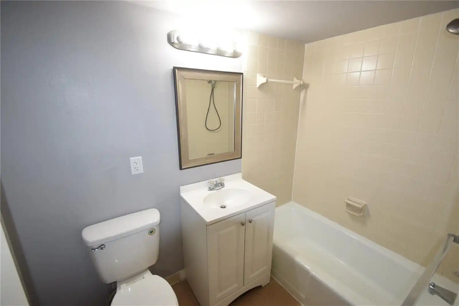 Listing Photo 10
