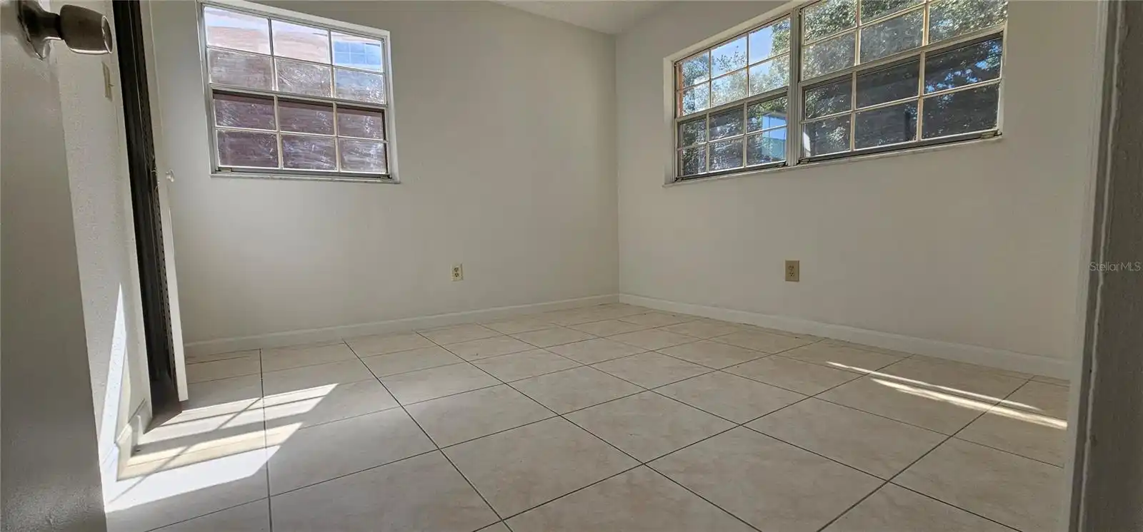Listing Photo 12