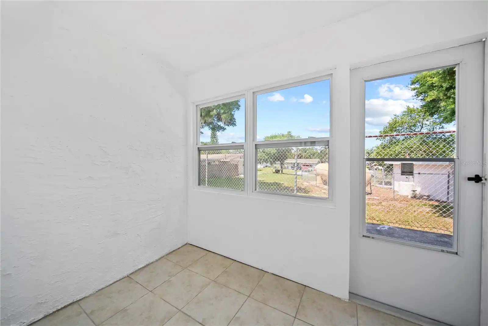 Listing Photo 14