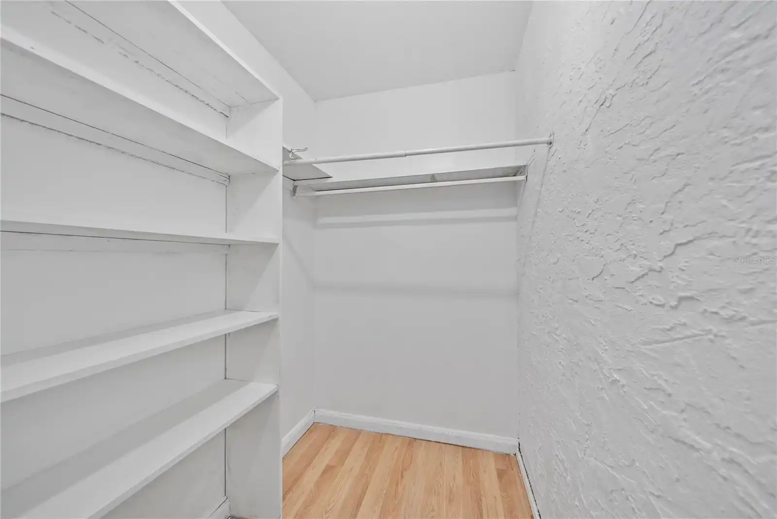 Listing Photo 12
