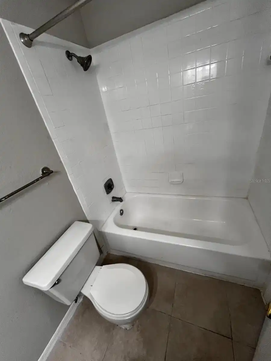 Listing Photo 11