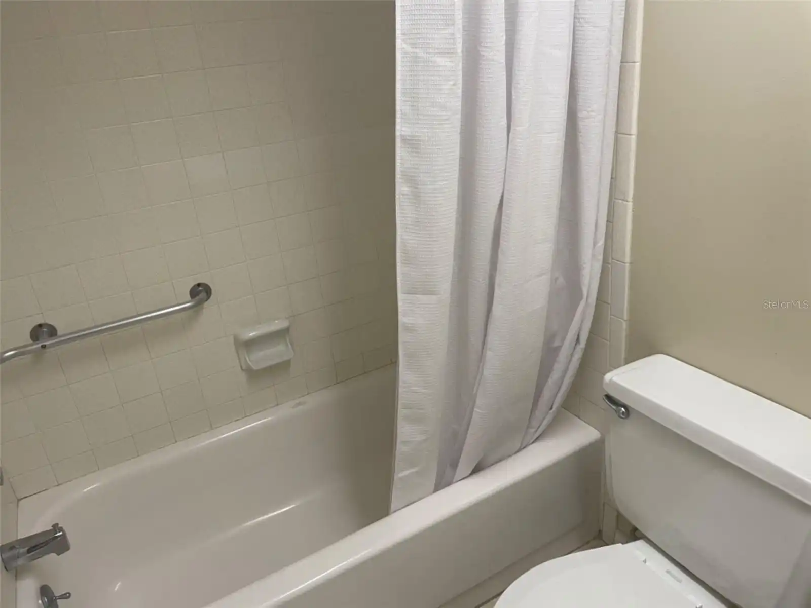 Listing Photo 11