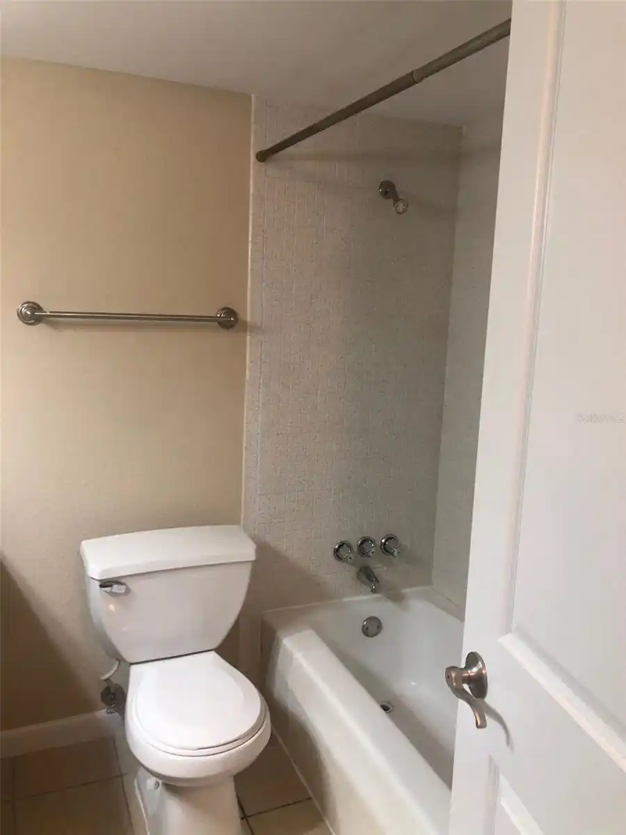 Listing Photo 12