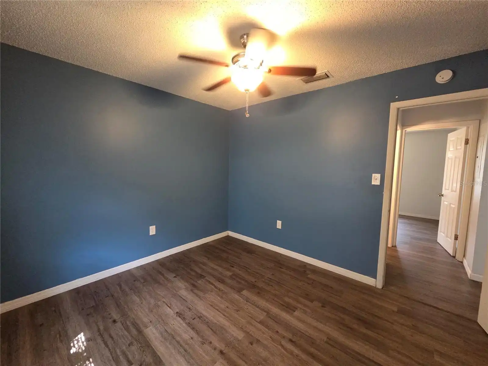 Listing Photo 11