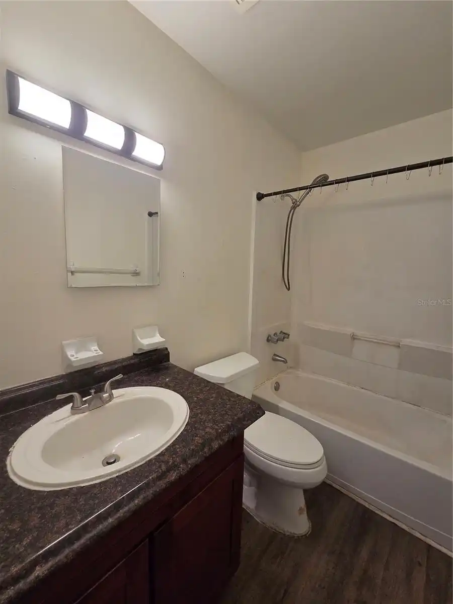Listing Photo 14