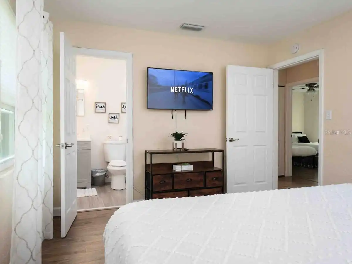 Listing Photo 10