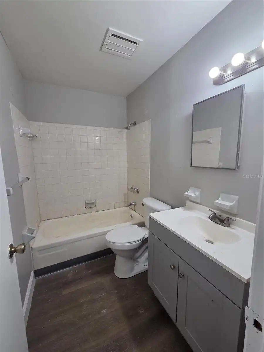 Listing Photo 6