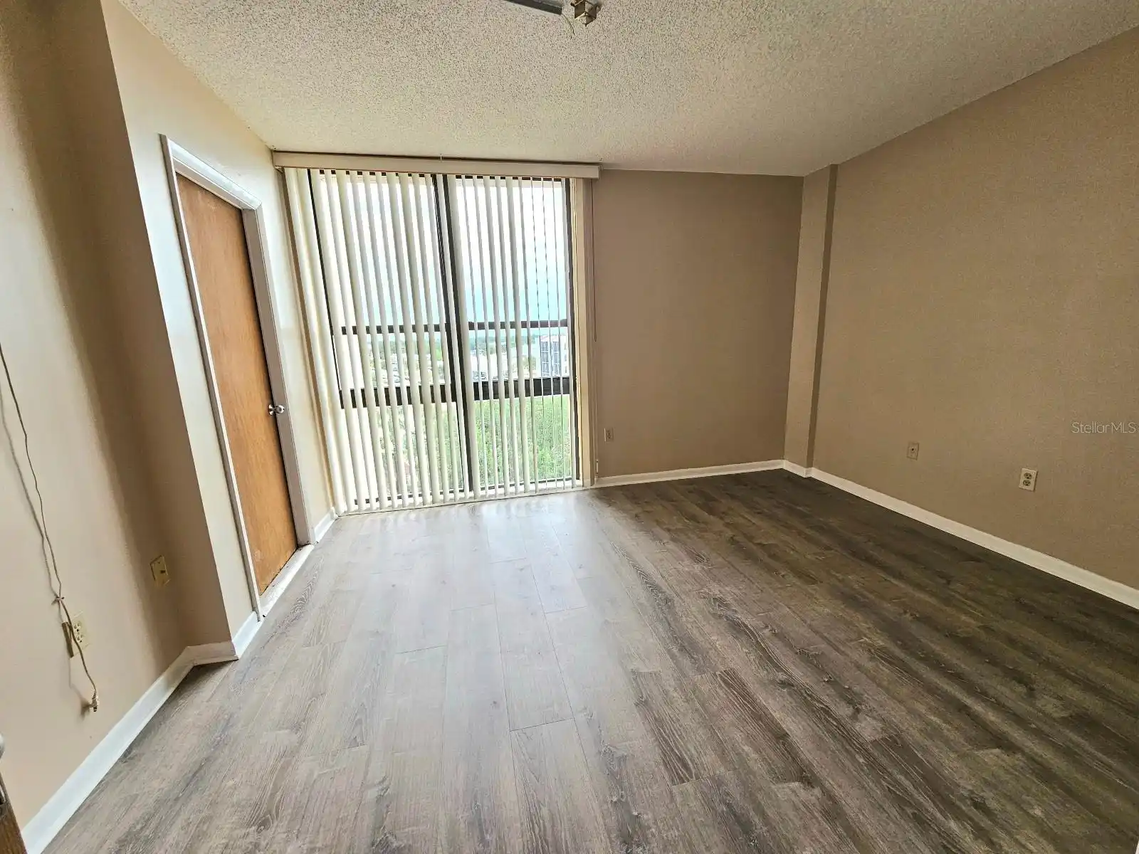 Listing Photo 12