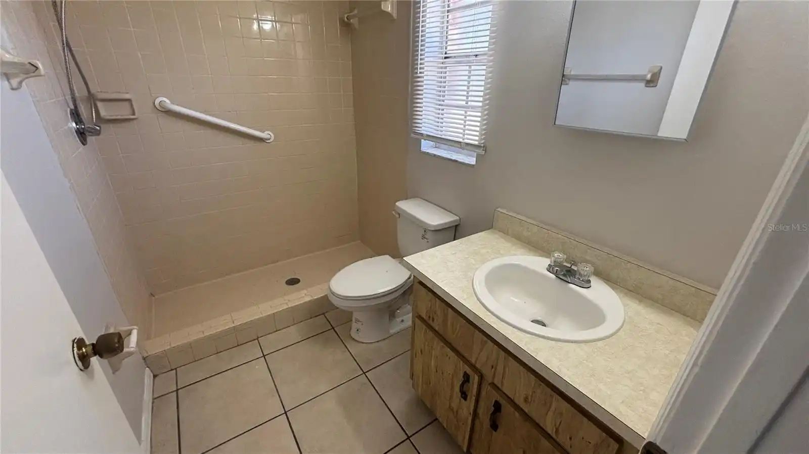 Listing Photo 8