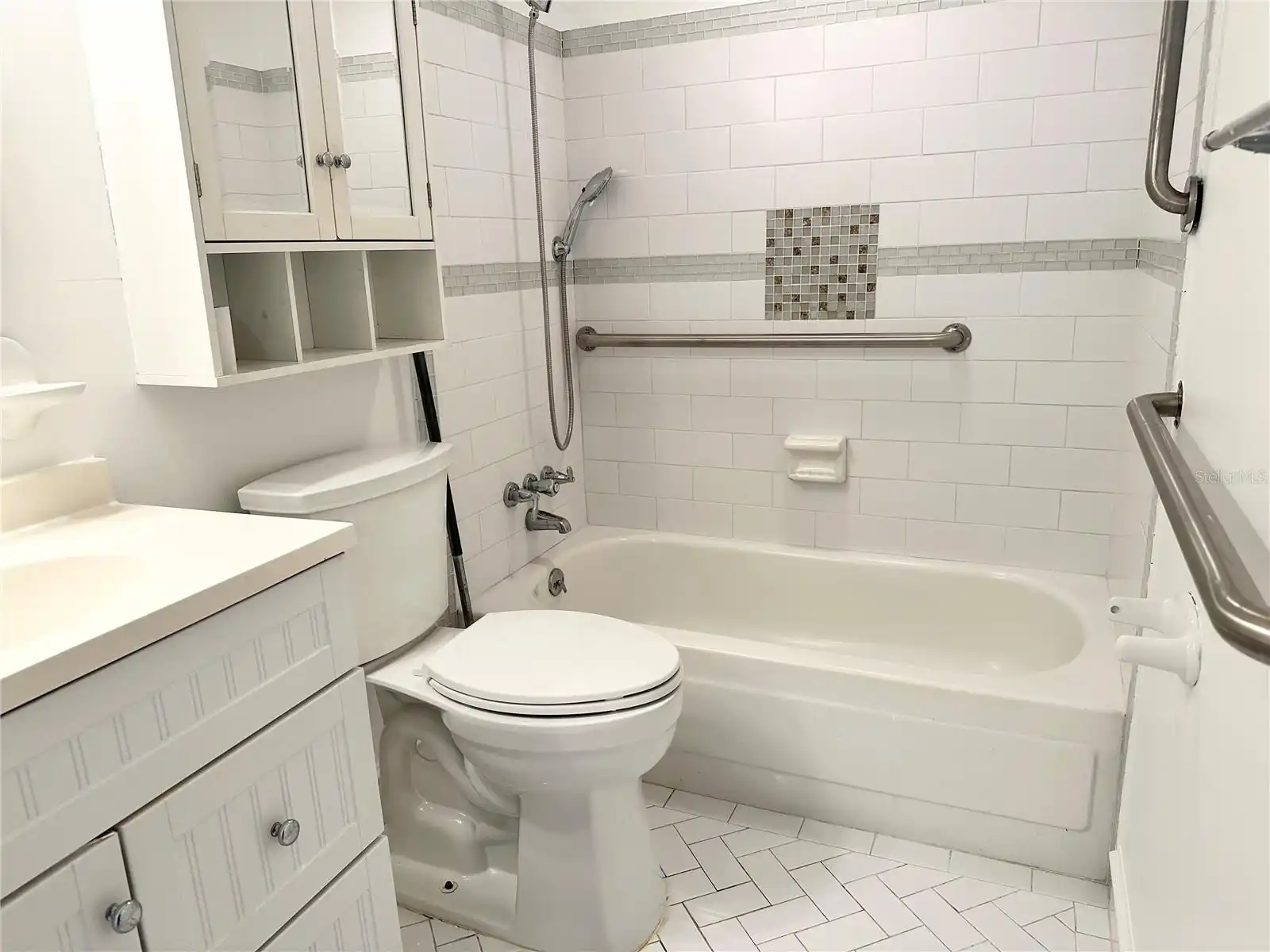 Listing Photo 8