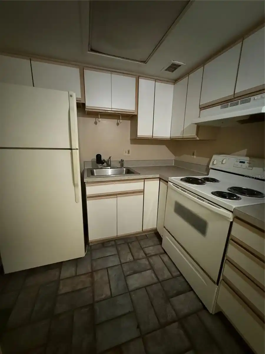 Listing Photo 8