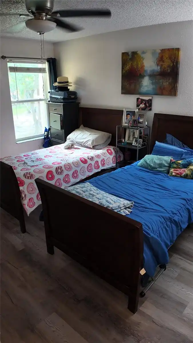 Listing Photo 8