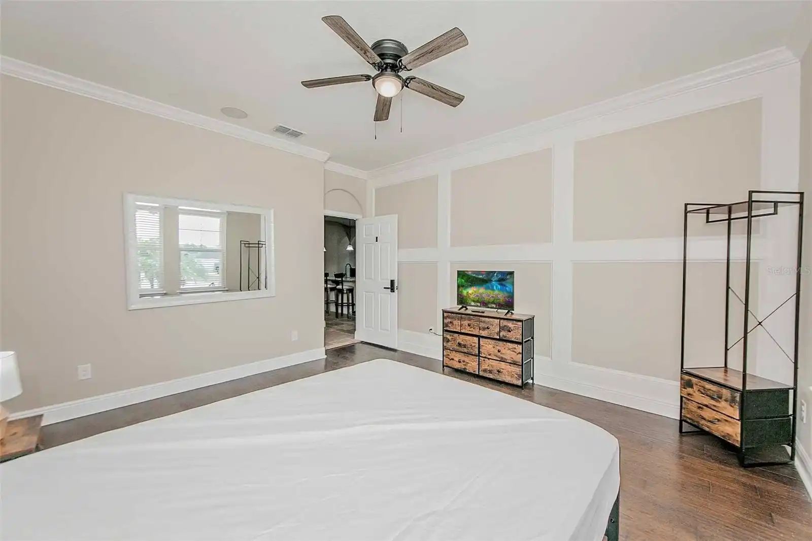 Listing Photo 10