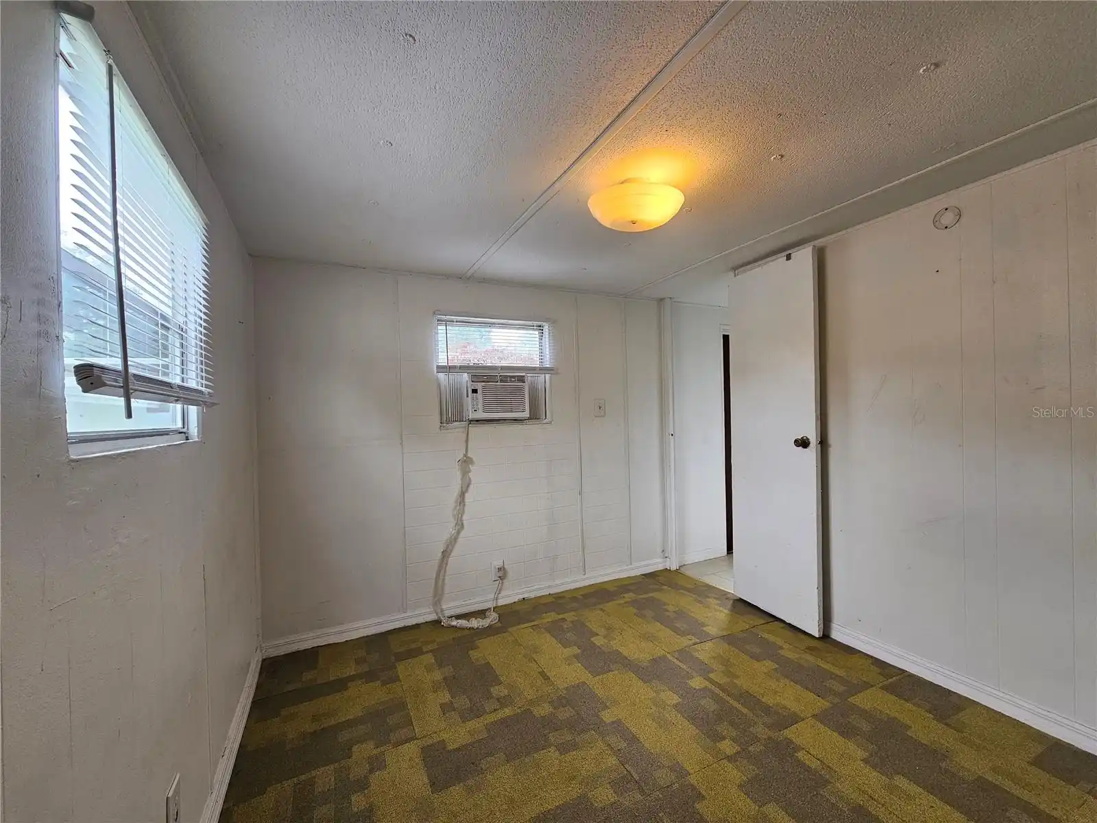 Listing Photo 12