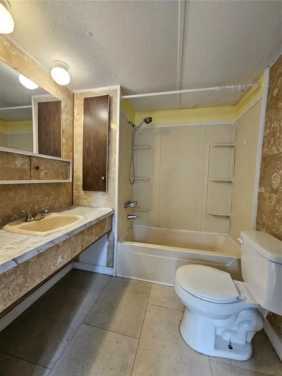 Listing Photo 10