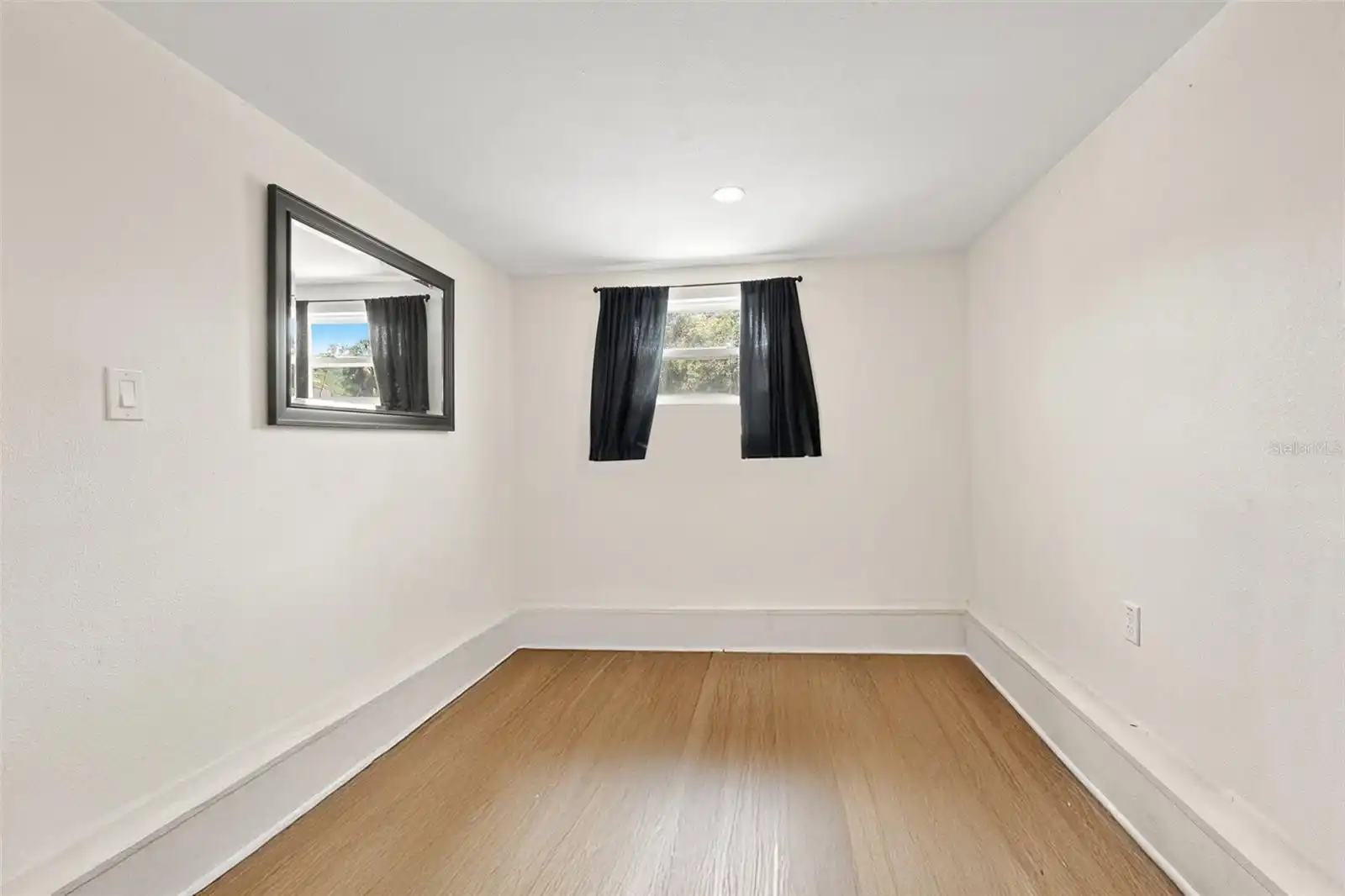Listing Photo 9