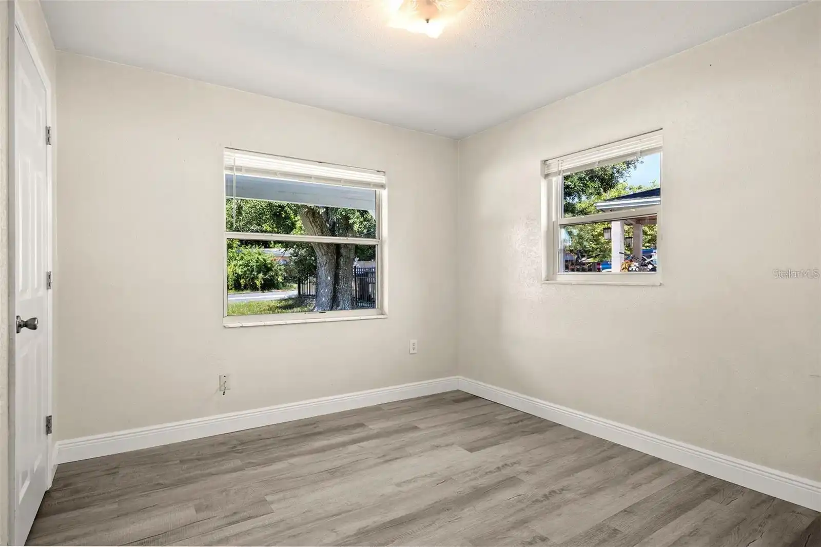 Listing Photo 9