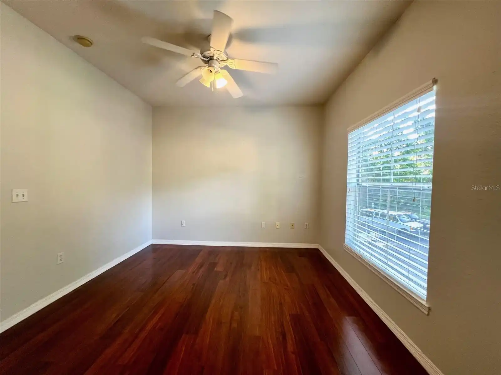 Listing Photo 9