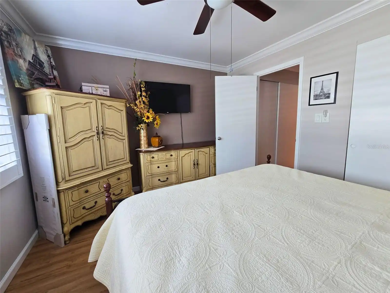 Listing Photo 12