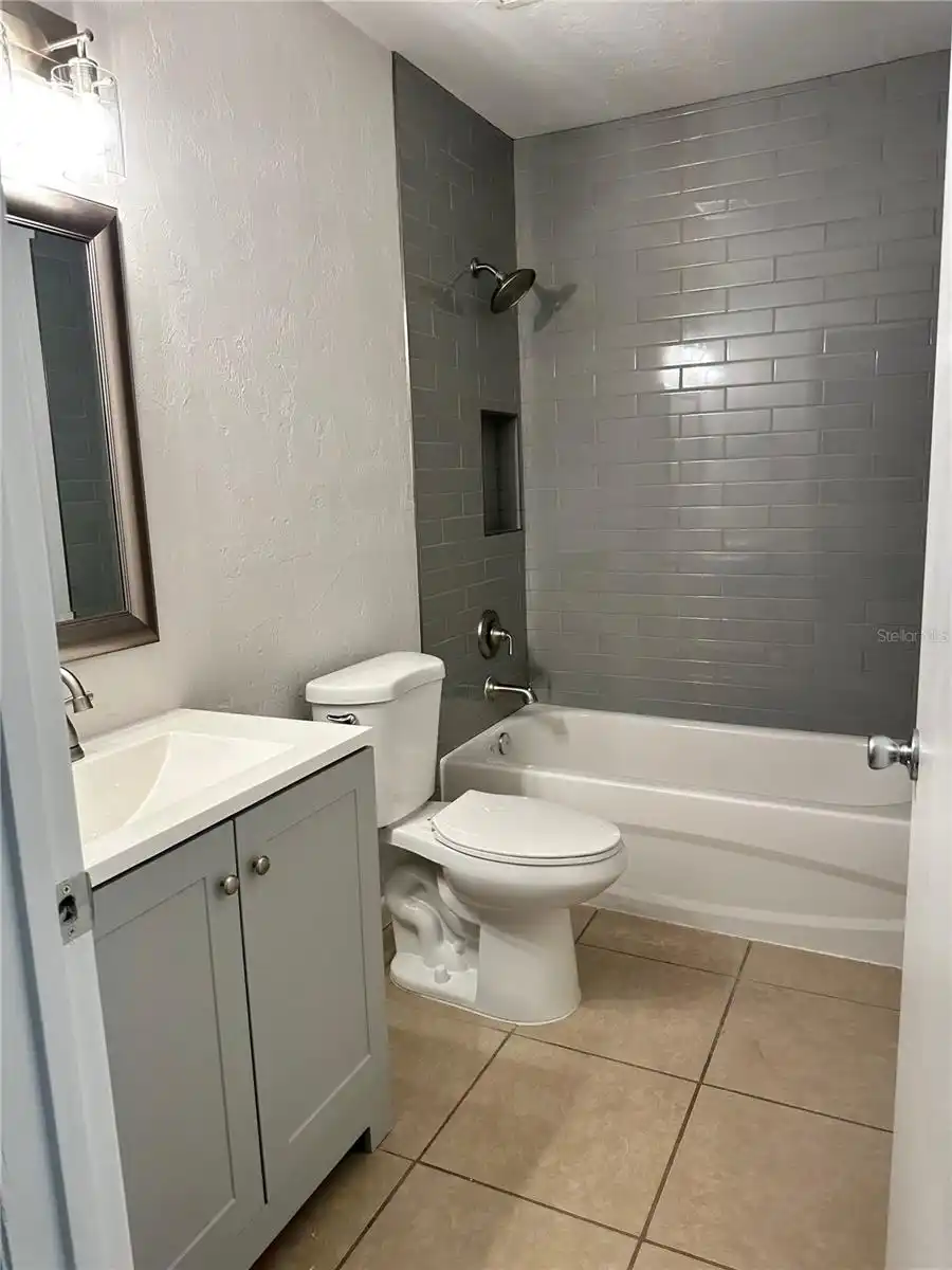 Listing Photo 8