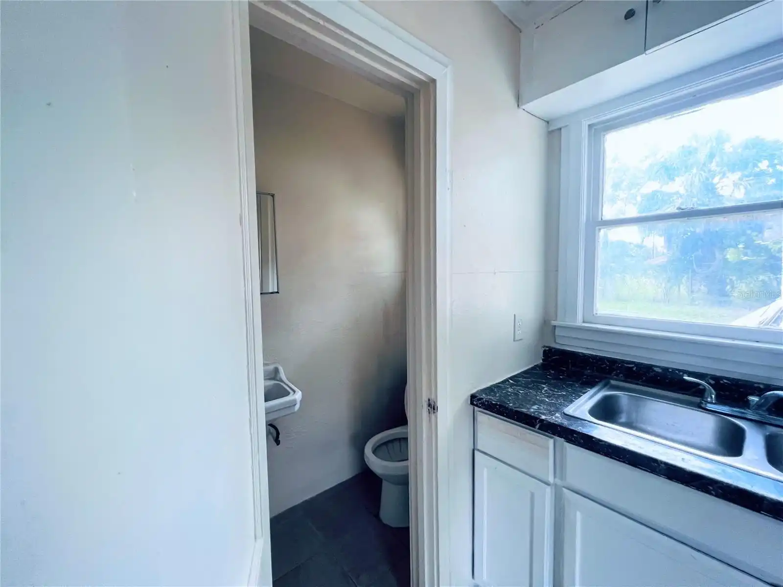 Listing Photo 8