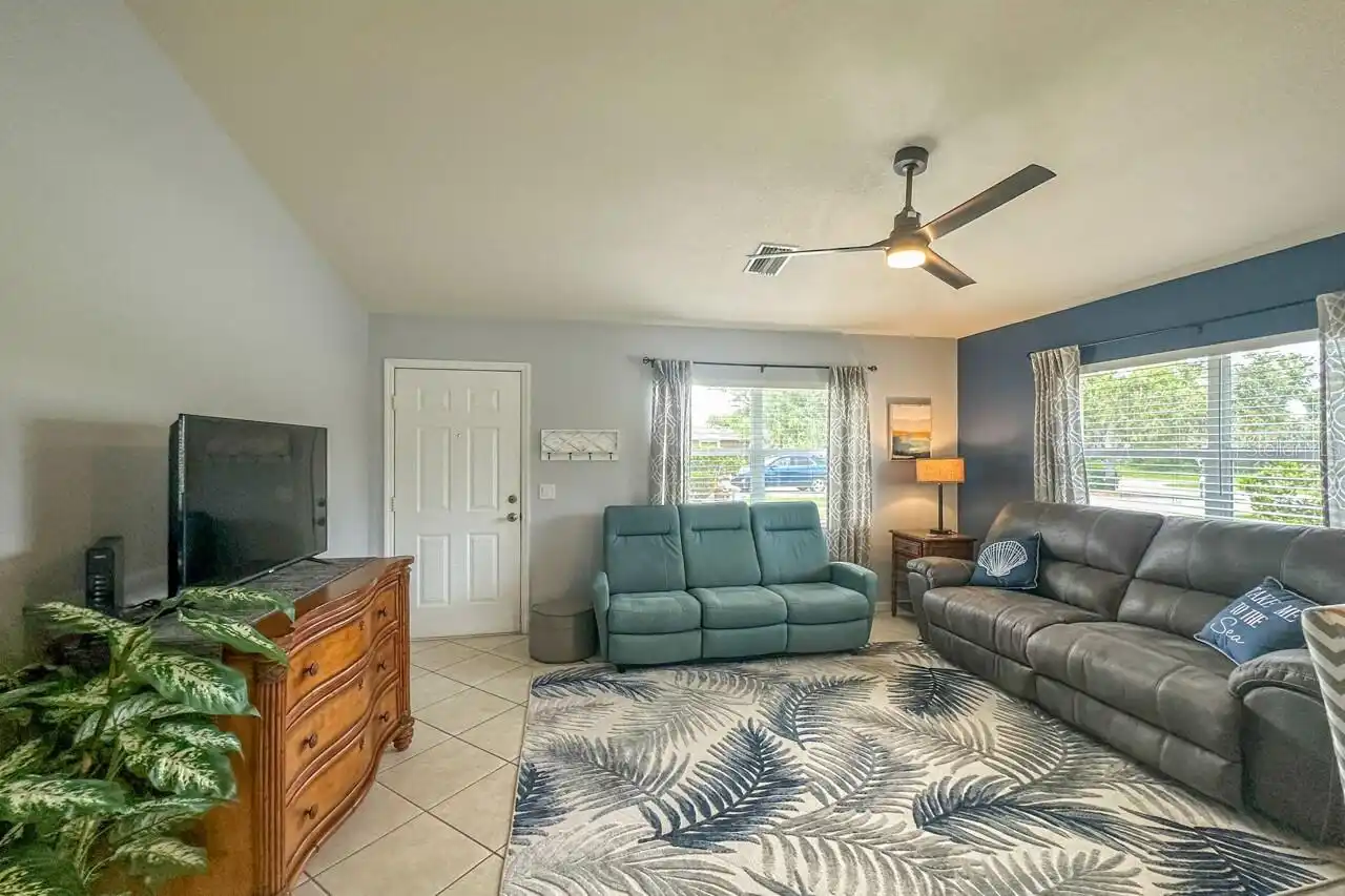 Listing Photo 9