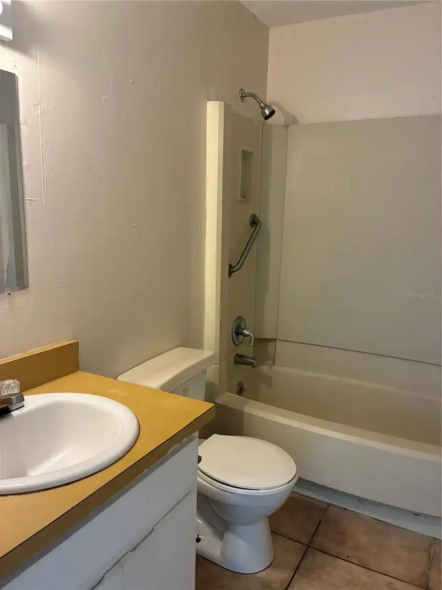 Listing Photo 10