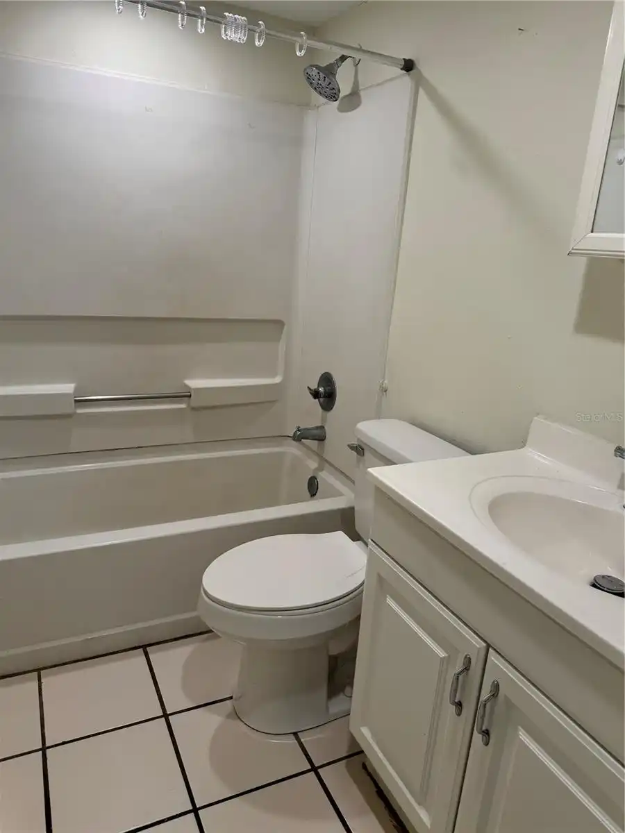Listing Photo 11