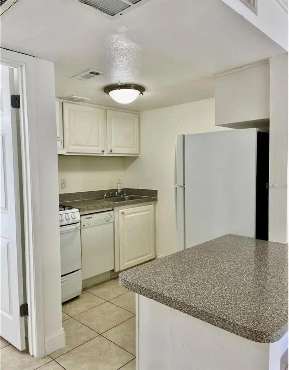 Listing Photo 7