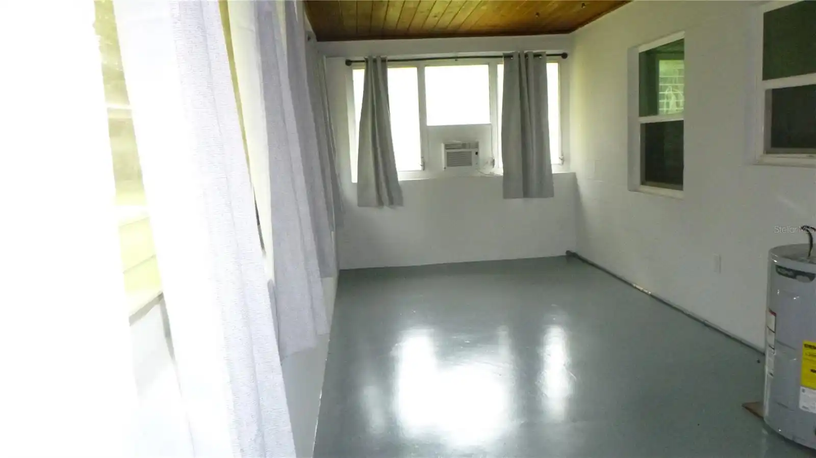 Listing Photo 9