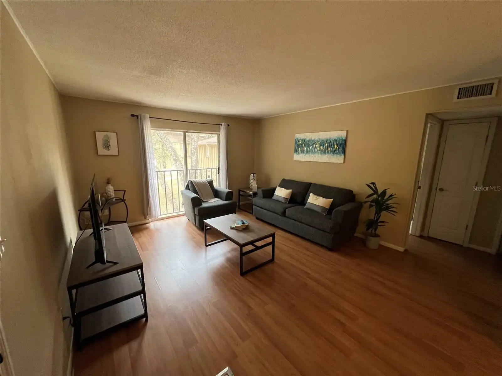 Listing Photo 7