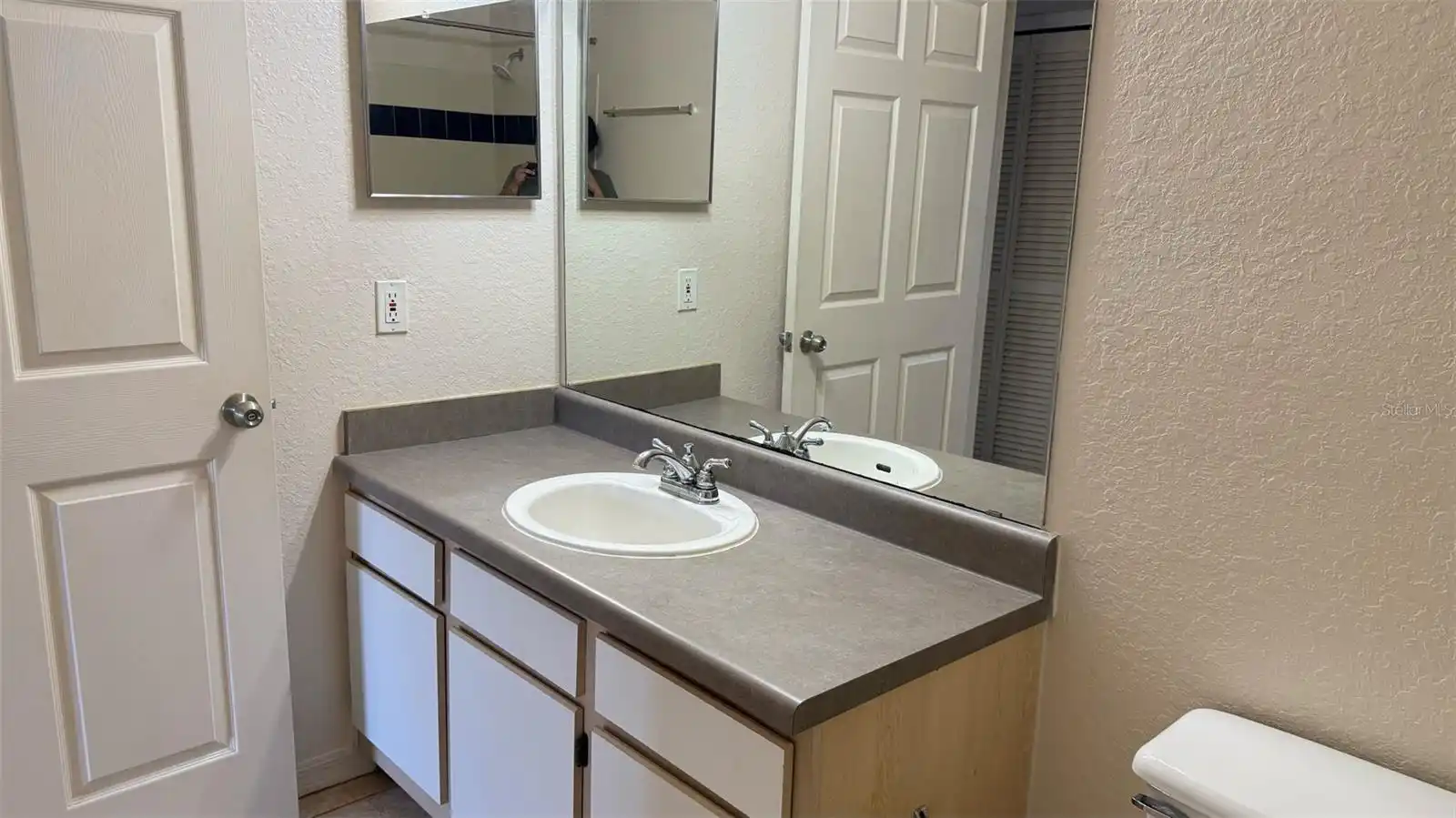Listing Photo 8