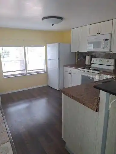 Listing Photo 7