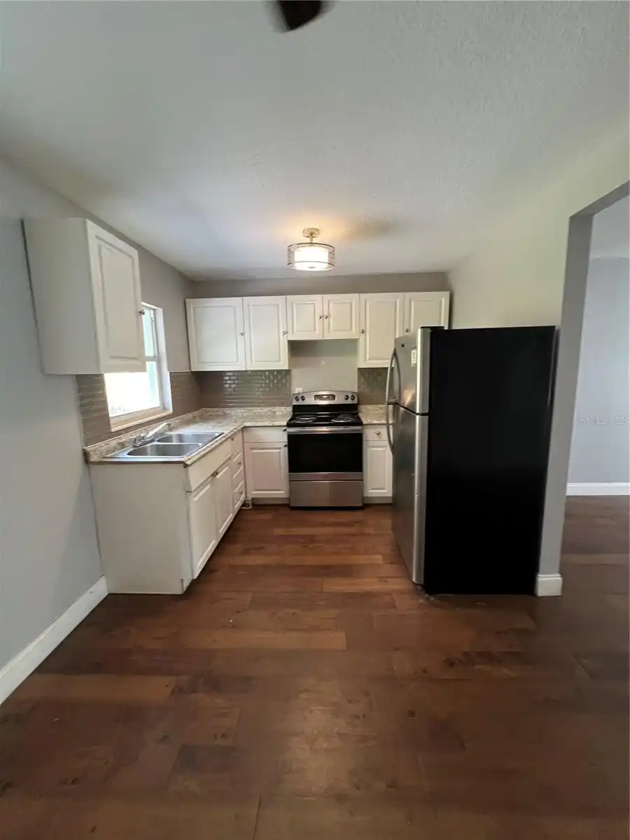 Listing Photo 7