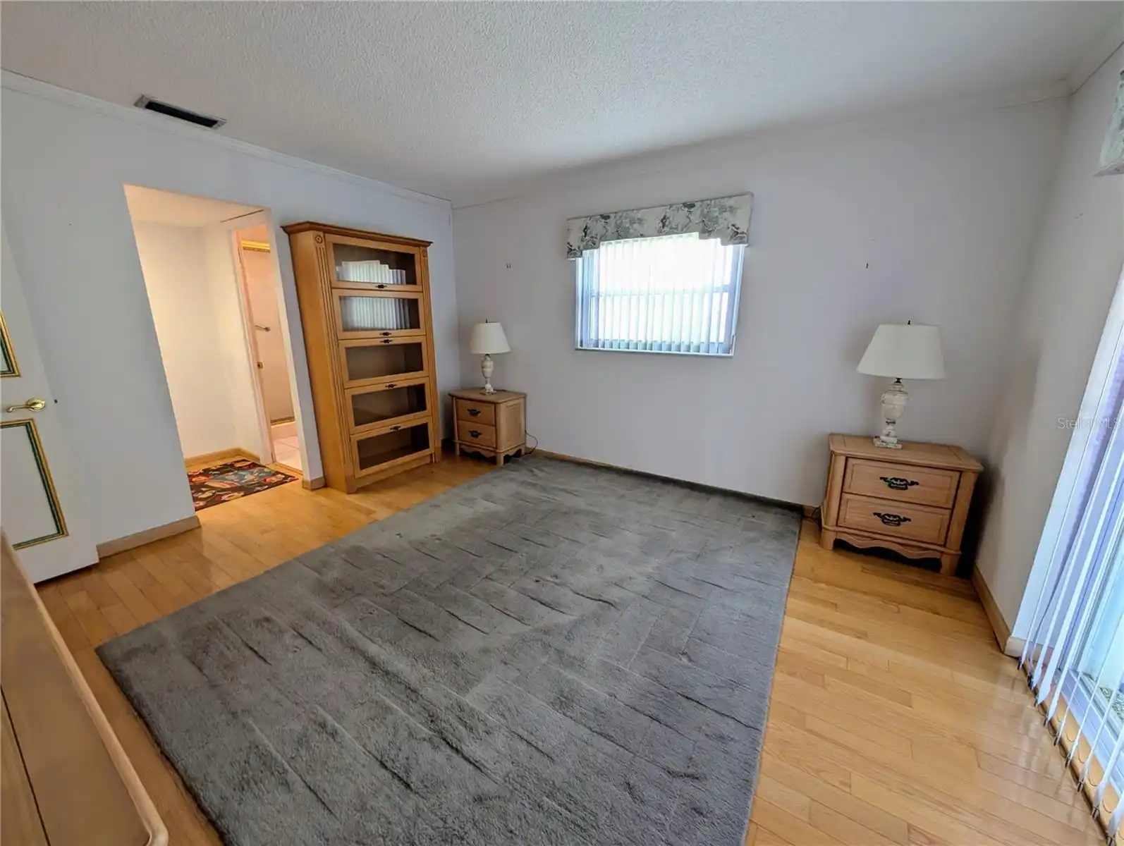 Listing Photo 12